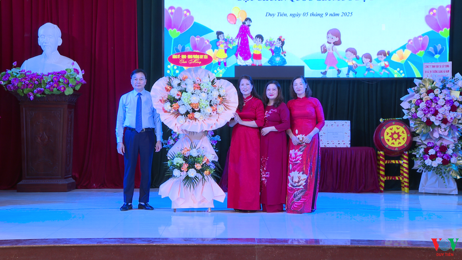 Trường Mầm non Chuyên Ngoại phường Duy Tiên tổ chức Ngày hội đến trường của bé năm học 2025-2026 và đón bằng công nhận trường đạt chuẩn quốc gia mức độ 2