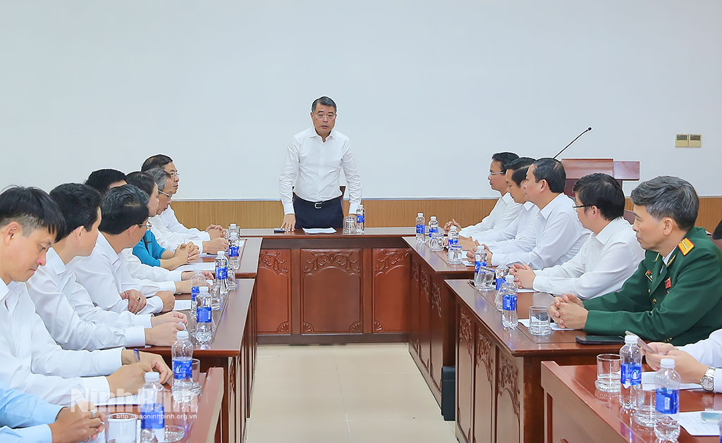 Trao hỗ trợ của Lãnh đạo Đảng, Nhà nước, MTTQ Việt Nam cho nhân dân tỉnh Ninh Bình khắc phục hậu quả bão số 10