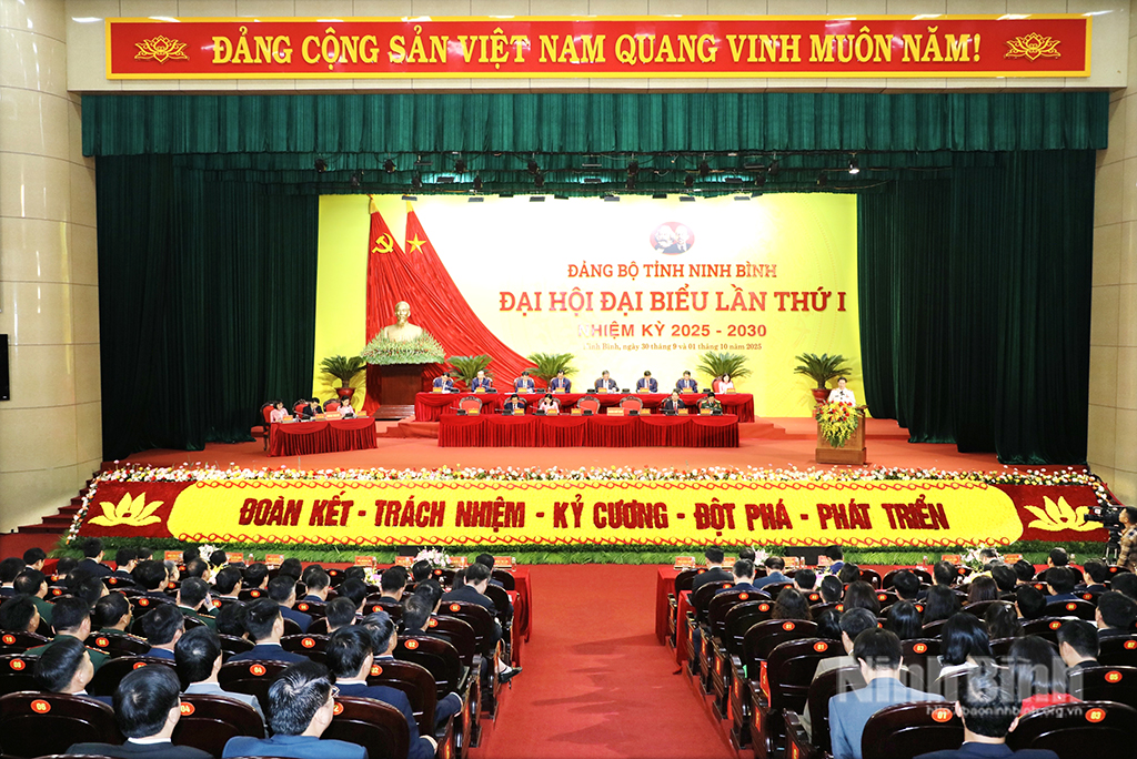 Một số hình ảnh Ngày làm việc thứ nhất, phiên trù bị Đại hội đại biểu Đảng bộ tỉnh Ninh Bình lần thứ I, nhiệm kỳ 2025-2030