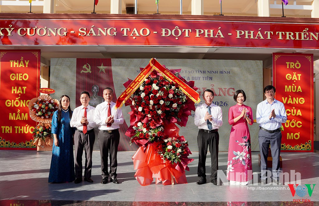 Trường THPT A Duy Tiên tổ chức khai giảng năm học 2025-2026